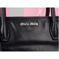 Miu Miu leren draagtas met glazuurafwerking, zwart