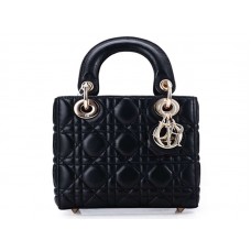 Dior Nano leren tas met gouden hardware en zwarte accenten