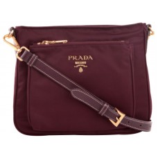 Prada Tessuto Saffian Nylon met leren crossbody messenger tas bordeauxrood
