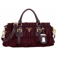 Prada Tessuto Gaufre Nylon Handtas met Bovenhandvat, Bordeauxrood