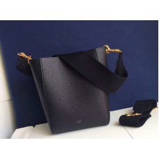 Celine Sangle kleine bucket bag van zacht generfd kalfsleer in zwart.