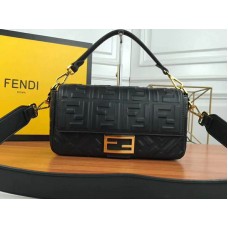 Fendi Baguette van lamsleer in zwart