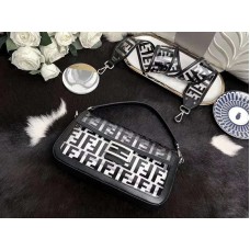 Fendi Baguette tas in zwart, gemaakt van PU