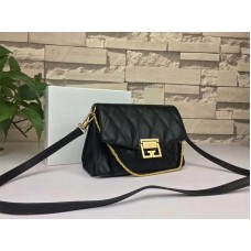 Givenchy gv3 gewatteerde flap tas van kalfsleer in zwart